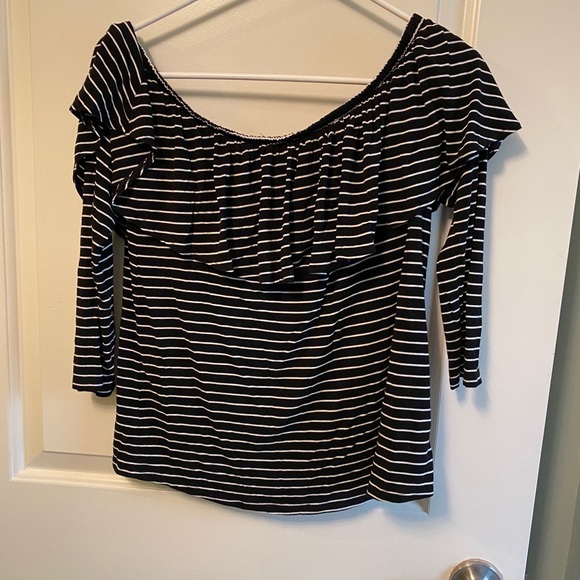 Off the shoulder American Eagle long sleeve shirt - Picture 2 of 3